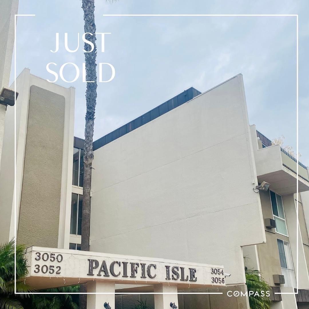 SOLD by Shirin + Ana! 1BR condo in Point Loma, San Diego for $402k